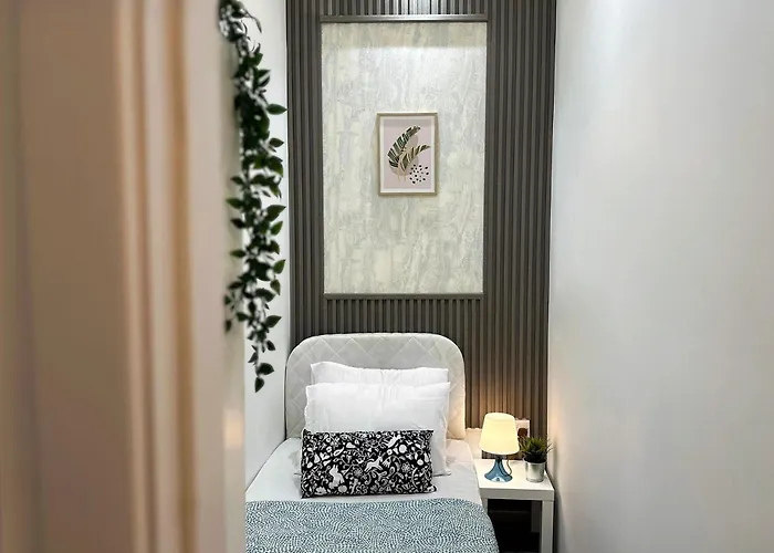 Atelier Partition Room In Tecom Near Internet City Metro