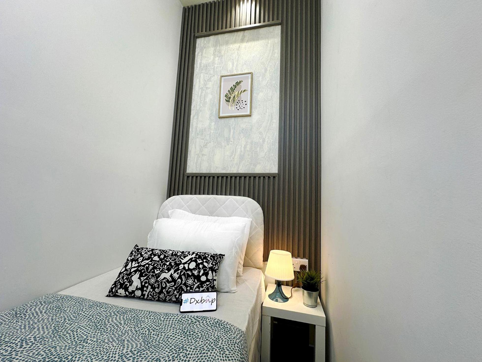 Atelier Partition In Tecom Near Internet Metro Homestay Dubai