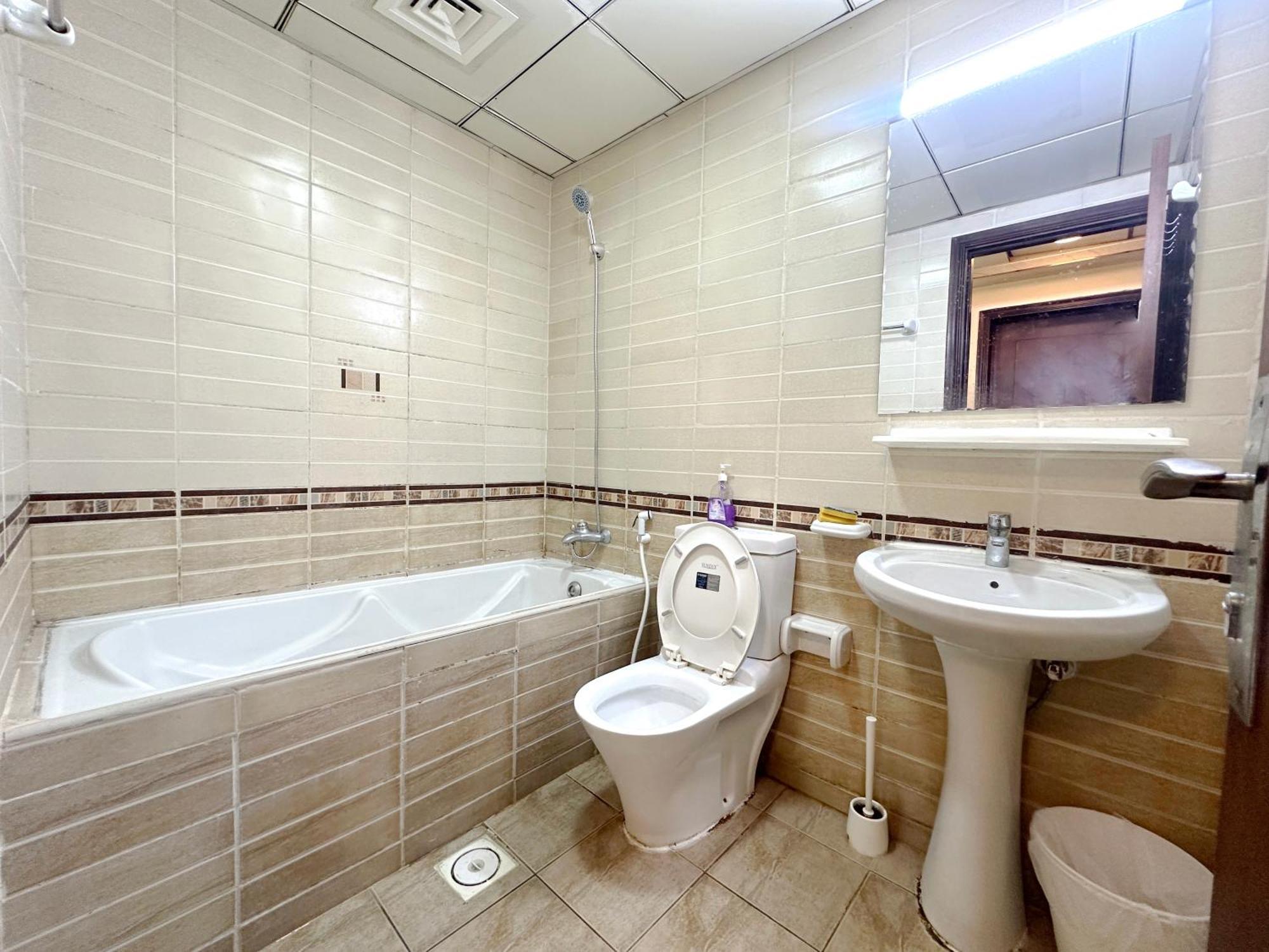 Atelier Partition In Tecom Near Internet Metro Homestay Dubai