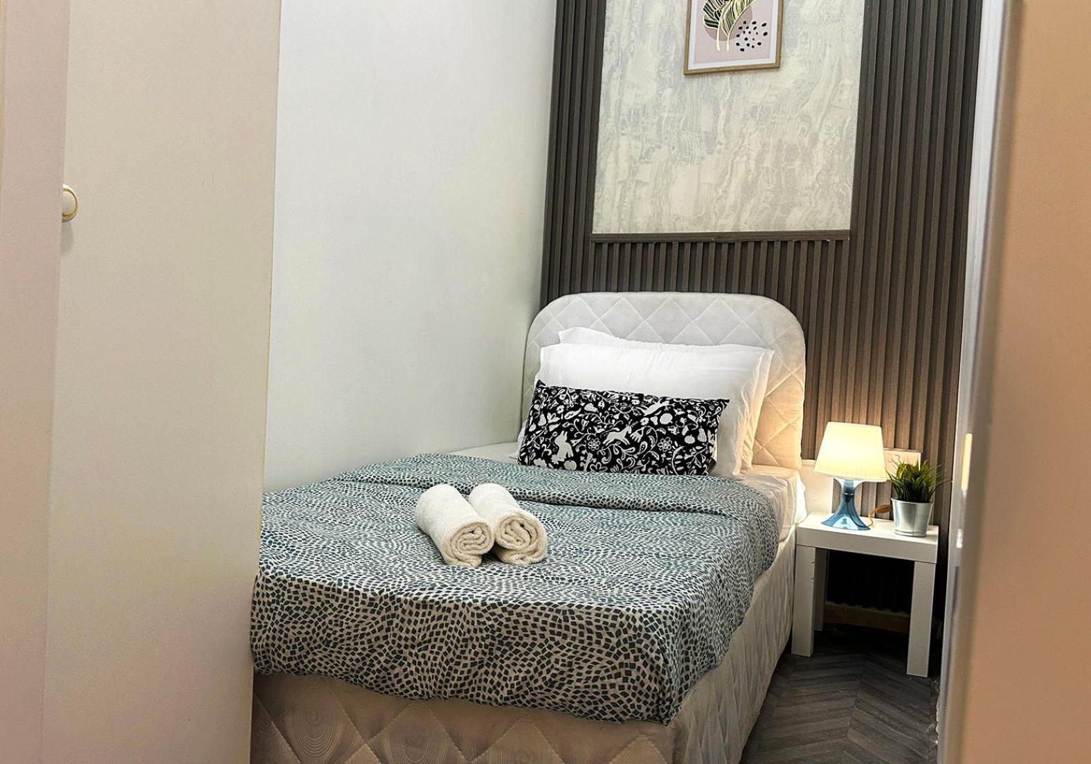 Atelier Partition In Tecom Near Internet Metro Homestay Dubai