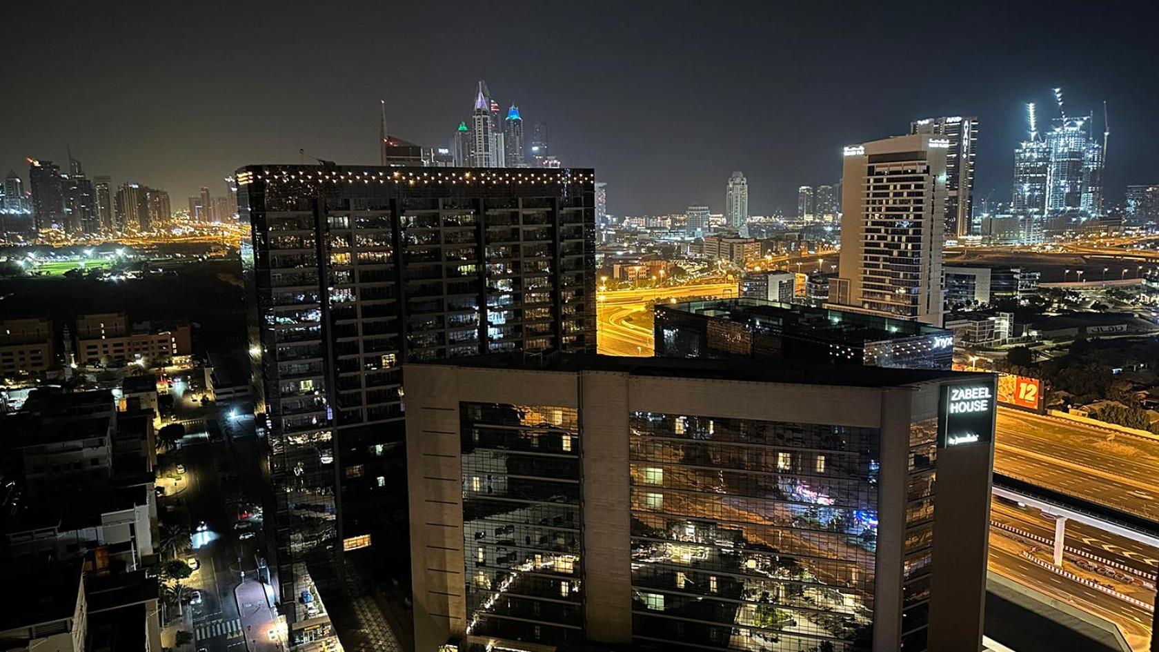 Atelier Partition In Tecom Near Internet Metro Homestay Dubai