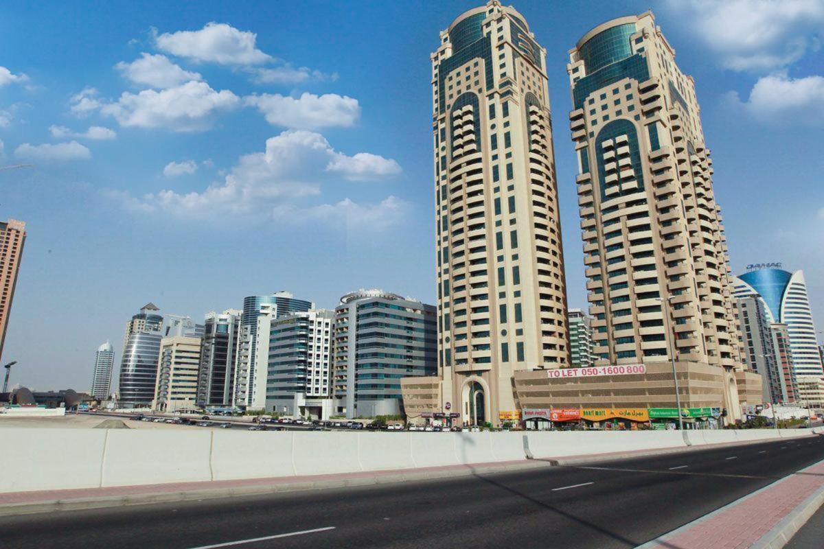 Atelier Partition In Tecom Near Internet Metro Homestay Dubai