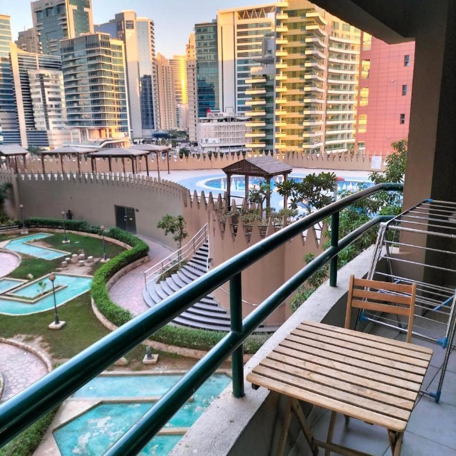 Atelier Partition In Tecom Near Internet Metro Homestay Dubai