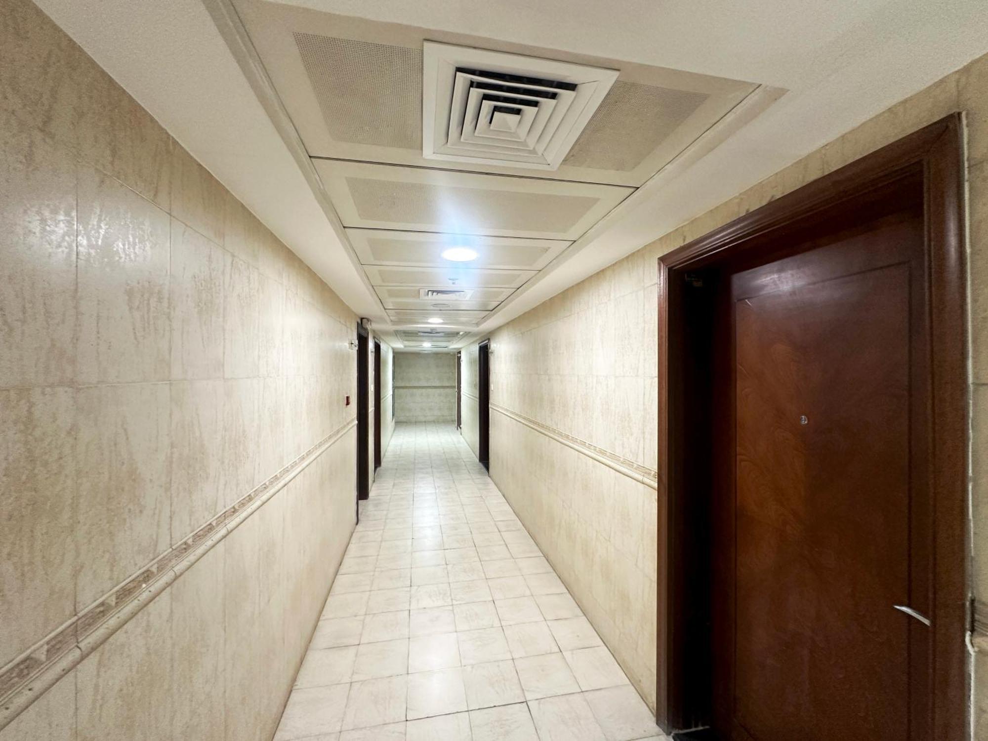 Atelier Partition In Tecom Near Internet Metro Homestay Dubai