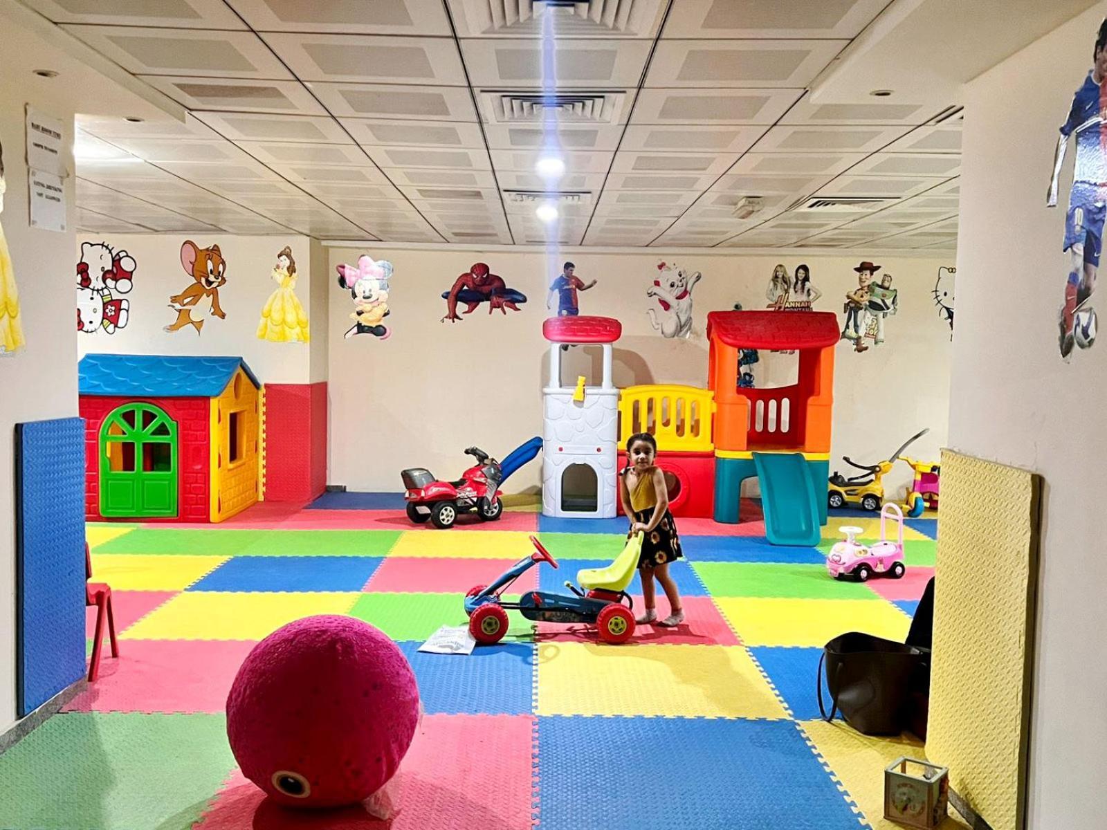 Homestay Atelier Partition In Tecom Near Internet Metro *
